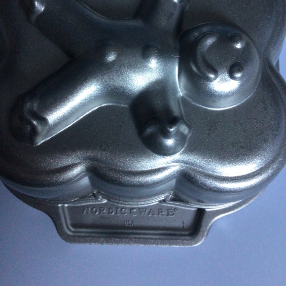 Nordic Ware Gingerbread Loaf Pan - Picture 4 of 5